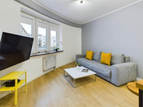 Modern and Comfortable Studio with Smart TV by Noclegi Renters